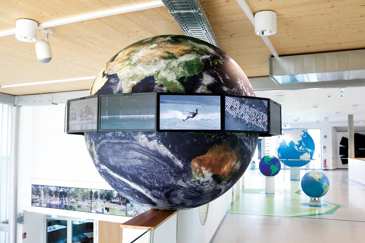 Immersive exhibition